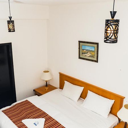 Pan Emirates Hotel Apartments Szardża Zewnętrze zdjęcie